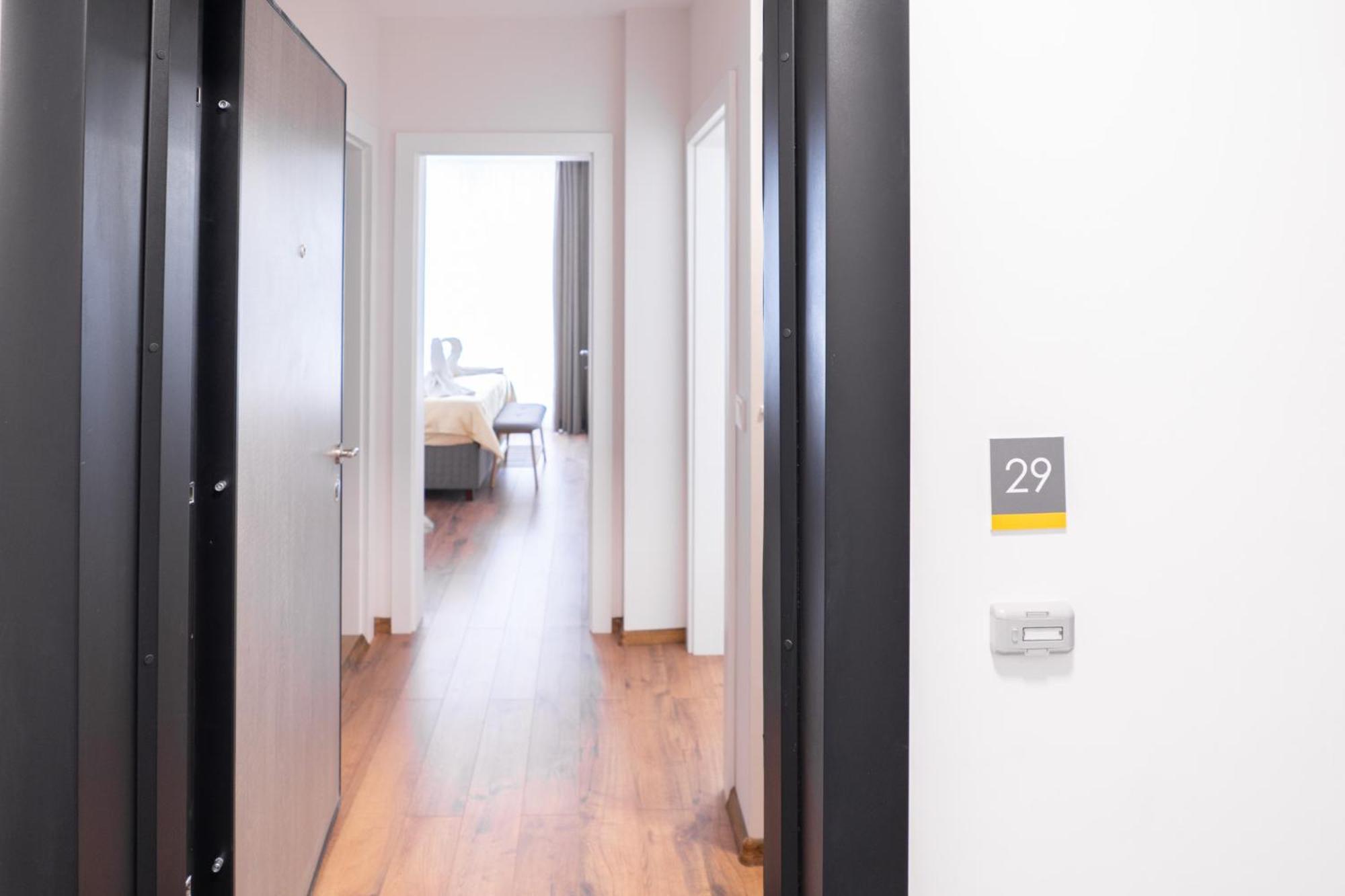 New Modern & Cozy Apartment With Free Private Parking And Ev Charging Station Várna Kültér fotó