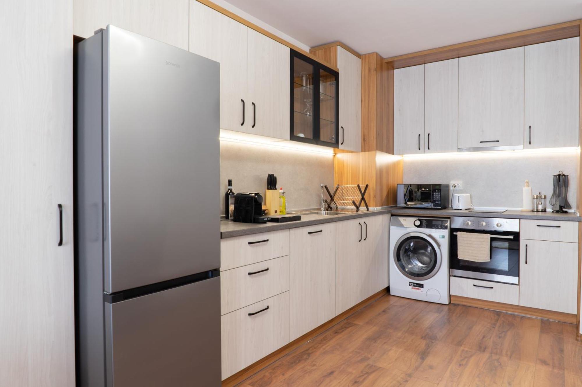 New Modern & Cozy Apartment With Free Private Parking And Ev Charging Station Várna Kültér fotó