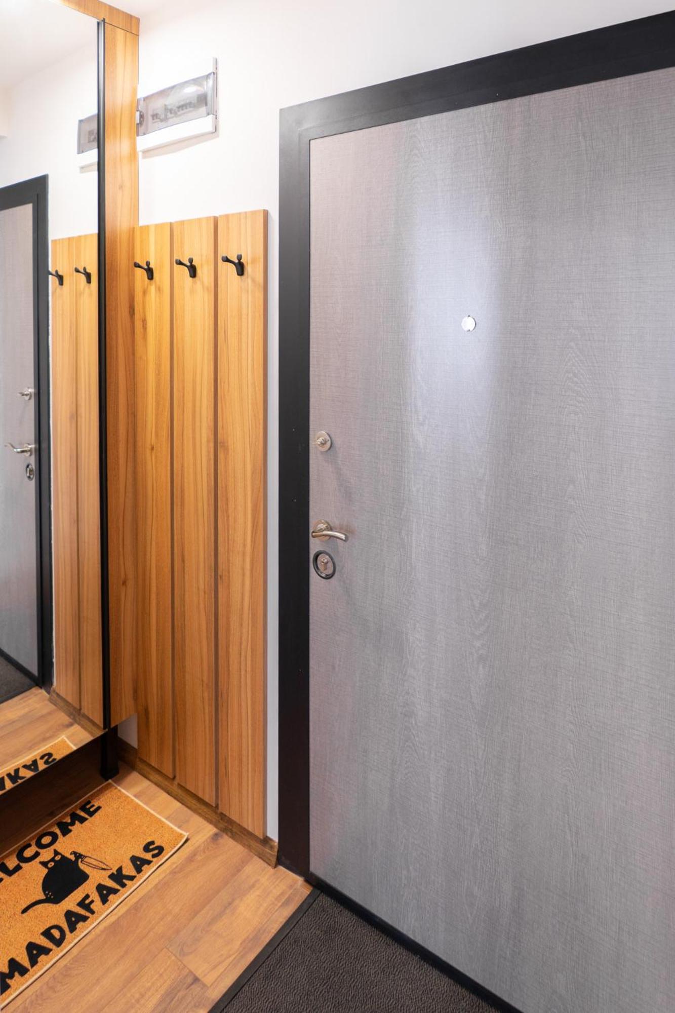 New Modern & Cozy Apartment With Free Private Parking And Ev Charging Station Várna Kültér fotó